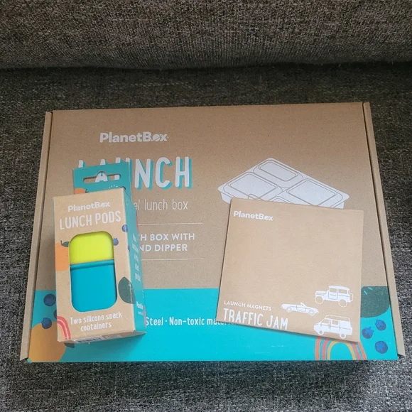PlanetBox Lunch Box Set with Pods and Magnets - Picture 1 of 3